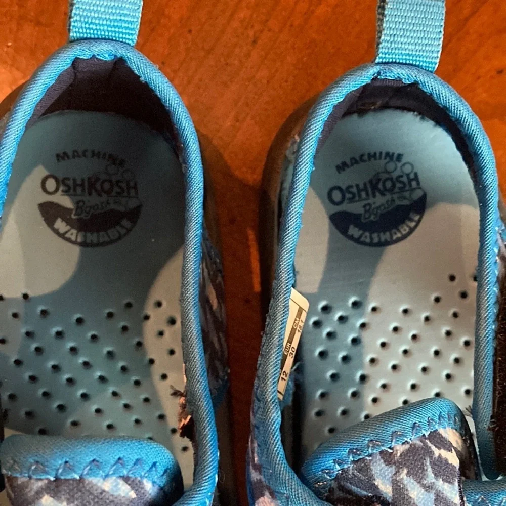 NWOT OSH KOSH B’GOSH Boys Water Shoe - size 12